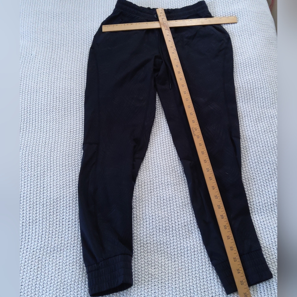 Athleta XS Black Joggers With Pattern